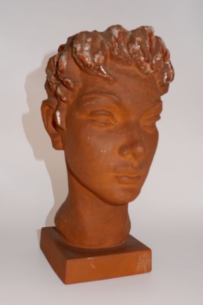 Datei:6562 KarlsruherMajolika Büste Mädchen LFG.JPG