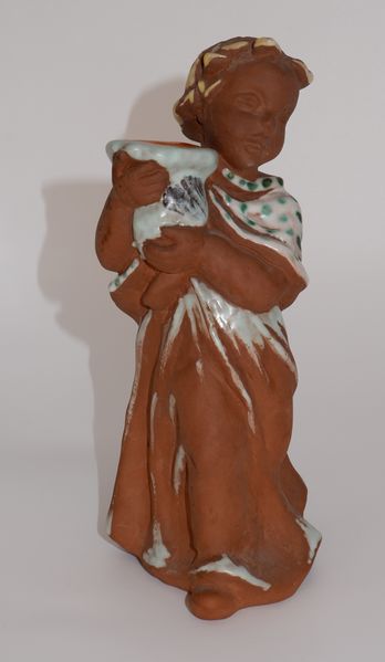 Datei:6284 KarlsruherMajolika Kind Kerzenleuchter LFG.JPG