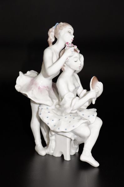 Datei:Rosenthal Figurengruppe Ballerina LFG.jpg