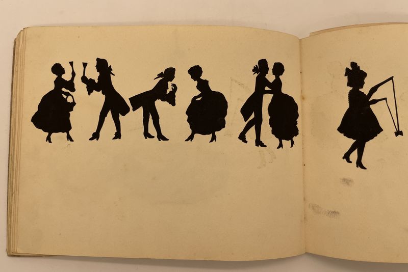 Datei:Personen Skizzenbuch LFG.jpg