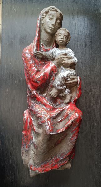 Datei:Madonna Keramik 1975 rot.jpg