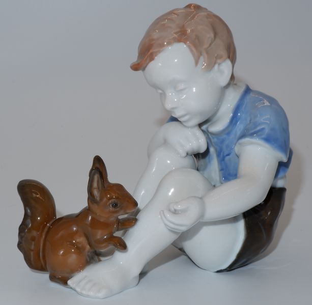 Datei:Rosenthal Junge Eichhörnchen LFG 2.jpg