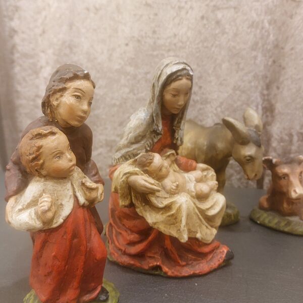 Datei:Krippenfiguren LFG nummeriert Gips.jpg