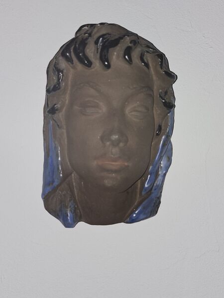 Datei:KarlsruherMajolika 6456 Maske LoreFriedrichGronau.jpg